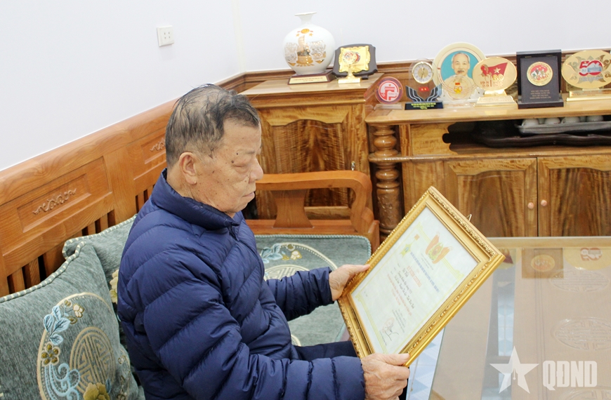 Anh hùng LLVT nhân dân Bùi Xuân Hình: Ánh sáng từ kỷ vật và lời hẹn ước đoàn viên