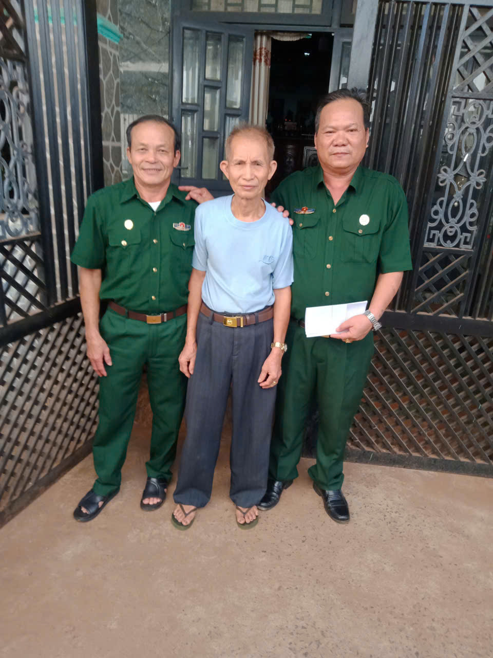 Cuộc chạm trán bất ngờ ở ngã ba đường mòn và phát súng quyết định