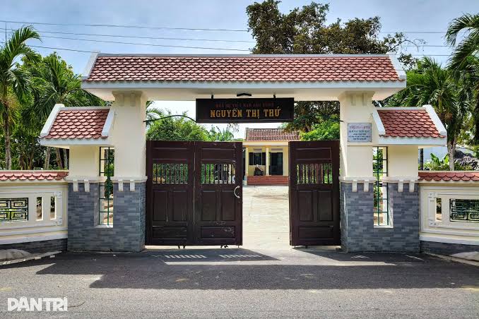 NHỮNG CĂN HẦM BÍ MẬT TRONG VƯỜN MẸ THỨ