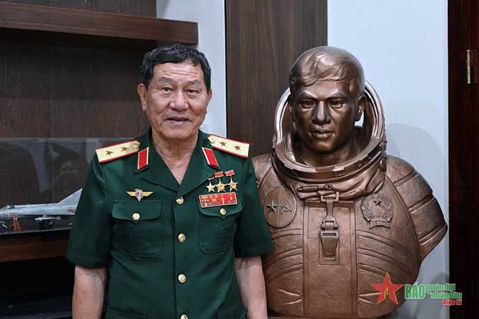 Phạm Tuân – Người phi công đối đầu B-52