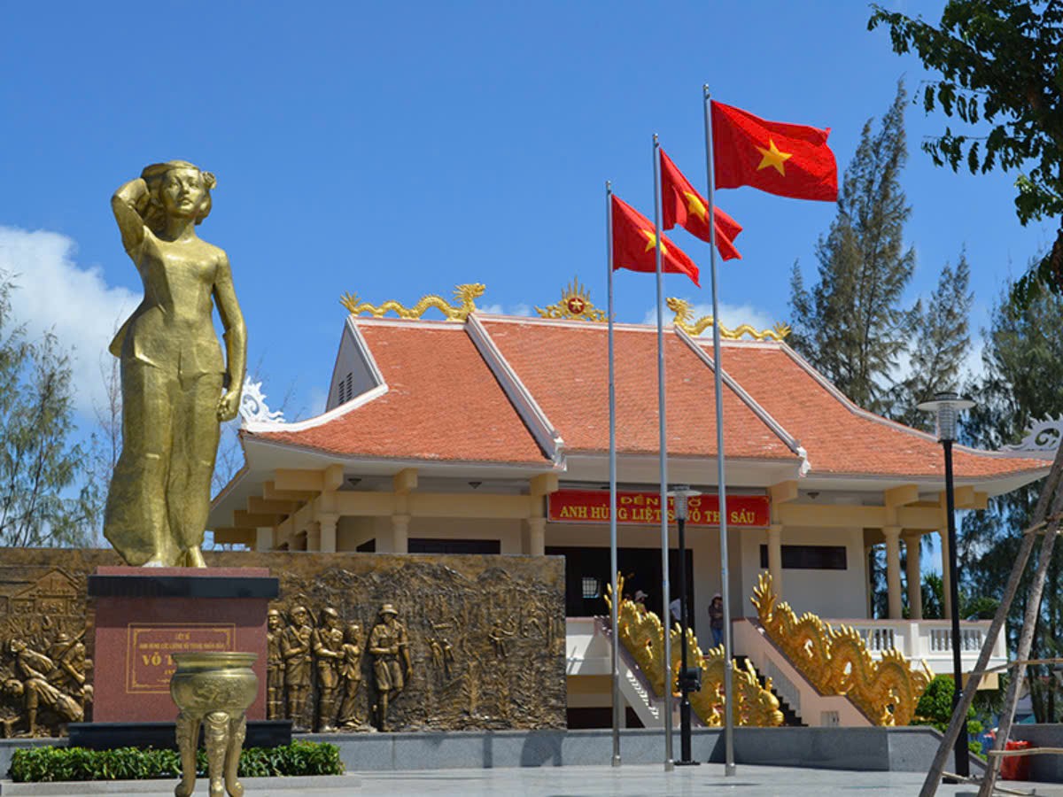 NGƯỜI CON GÁI ĐẤT ĐỎ – VÕ THỊ SÁU
