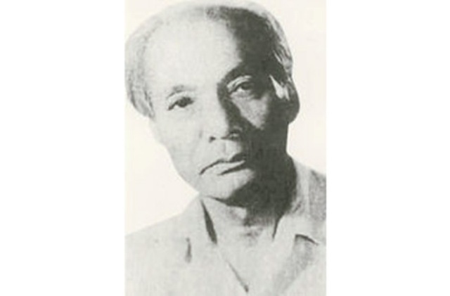 Câu chuyện đằng sau bức ảnh lịch sử Chiến sĩ quyết tử Thủ đô dùng bom ba càng sẵn sàng tiêu diệt xe tăng địch
