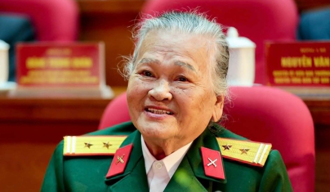 Ngô Thị Tuyển – Hai hòm đạn và một cây cầu