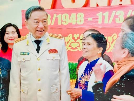 Máu và hoa trên con đường giải phóng