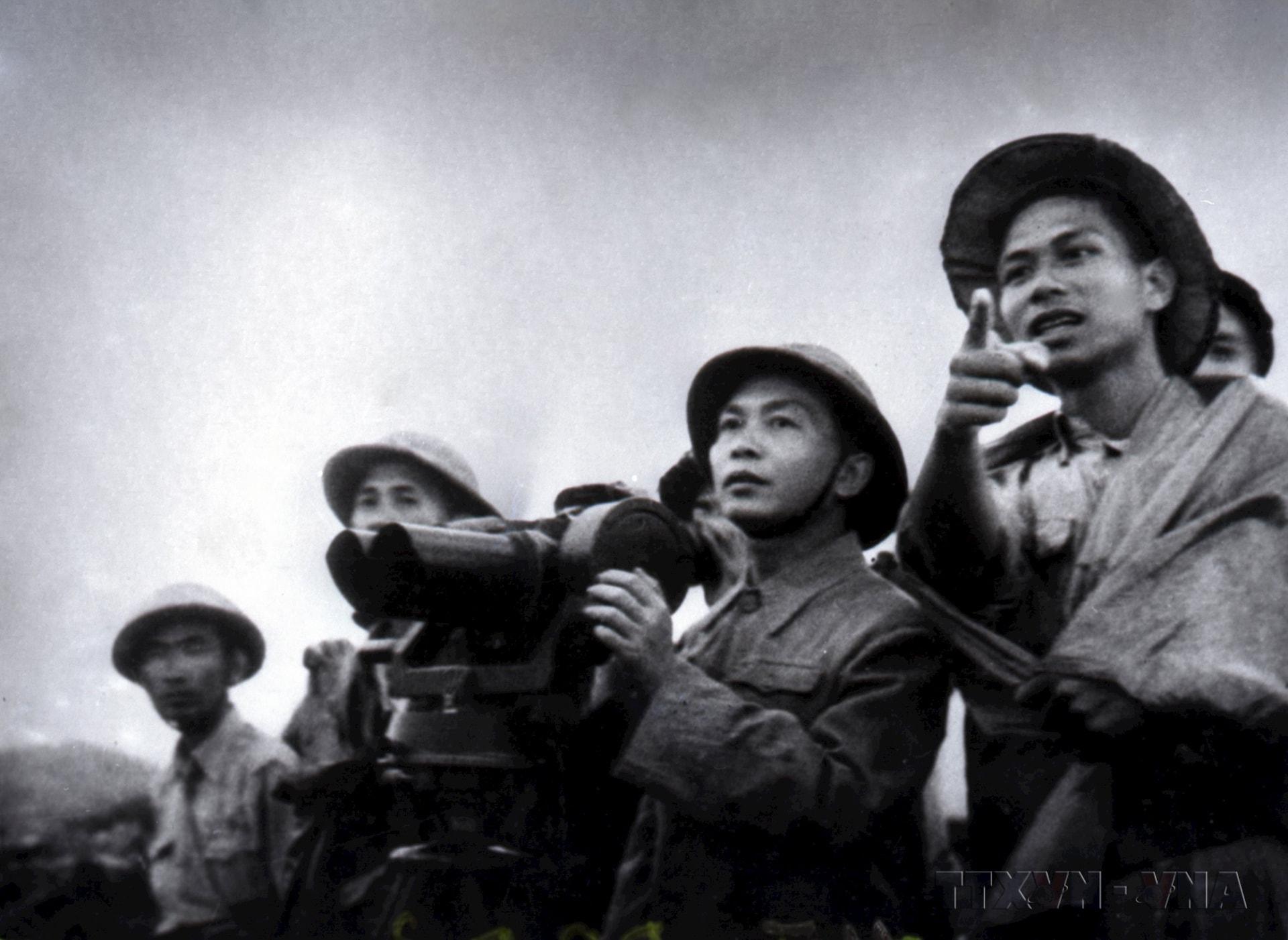 “DÙ CHỈ CÒN MỘT NGƯỜI CŨNG ĐÁNH”