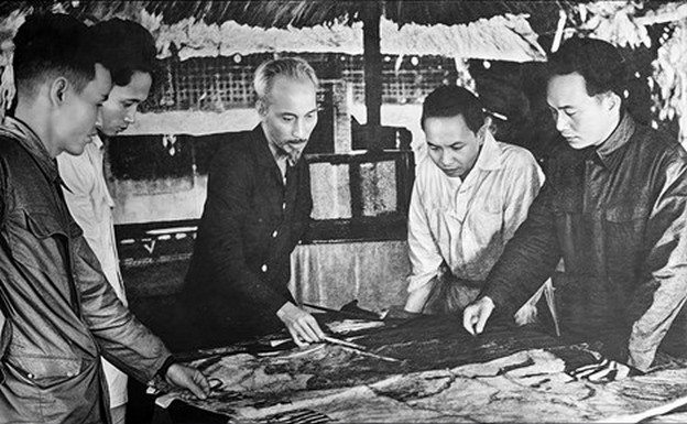 Bộ Chính trị họp bàn mở chiến dịch Điện Biên Phủ 1953