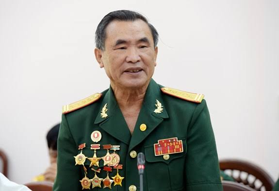Xếp bút nghiên lên đường chiến đấu