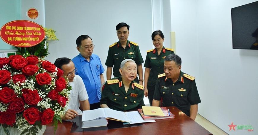 ĐẠI TƯỚNG LÊ ĐỨC ANH - VỊ TƯỚNG TÀI BA, NHÀ LÃNH ĐẠO XUẤT SẮC