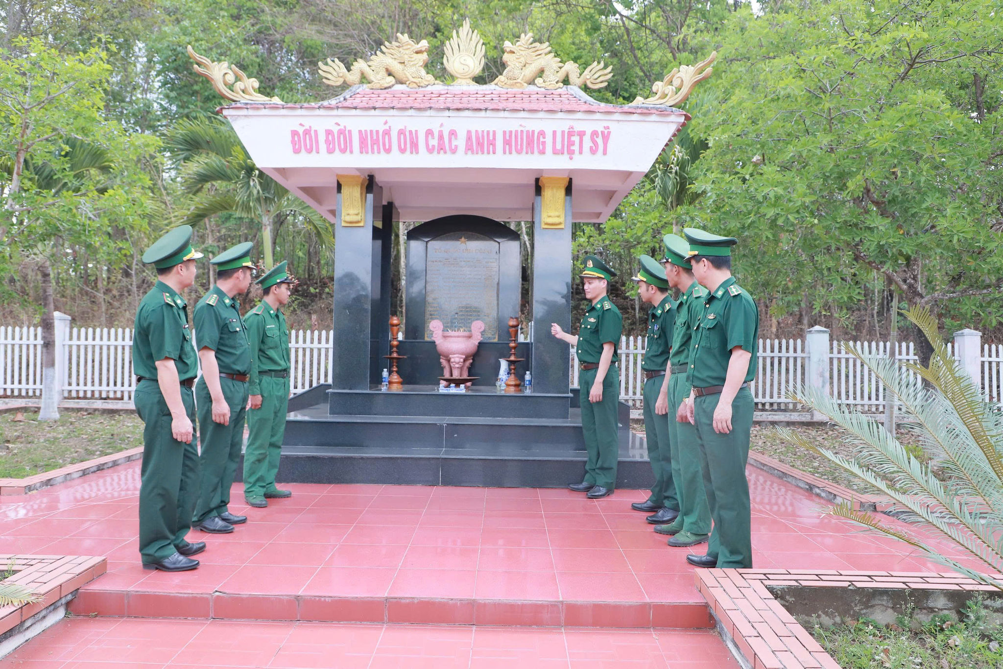 NGƯỜI LÍNH NƠI BIÊN CƯƠNG