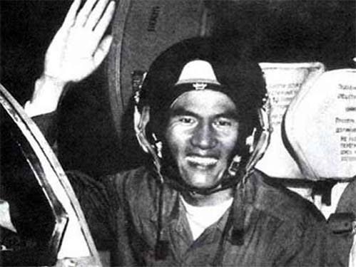 Anh hùng Phạm Tuân bắn rơi B-52