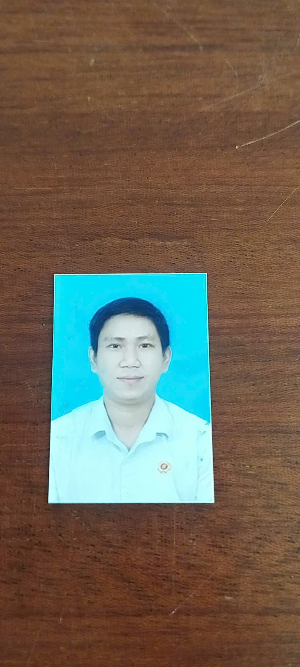 MẸ VÀ CHIẾC ÁO CŨ