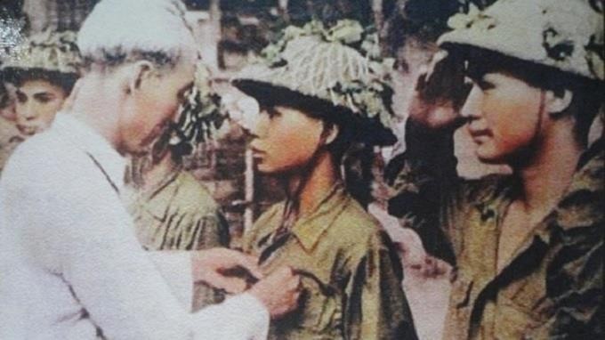 Chi đoàn 10C2-03-CÂU CHUYỆN : NHÂN CHỨNG LỊCH SỬ – ĐẠI TÁ HOÀNG ĐĂNG VINH VÀ KÝ ỨC BẮT SỐNG TƯỚNG ĐỜ CÁT