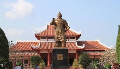 Hào Khí Tây Sơn: Hoàng Đế Quang Trung – Nguyễn Huệ Và Bản Hùng Ca Thần Tốc Trấn Động Non Sông