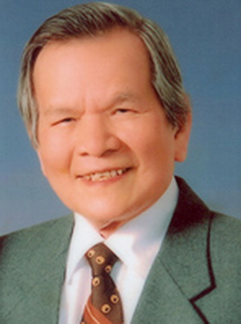Dũng Hà-nhà văn, Hội viên Hội Nhà văn Việt Nam,tướng lĩnh Quân đội nhân dân Việt Nam.