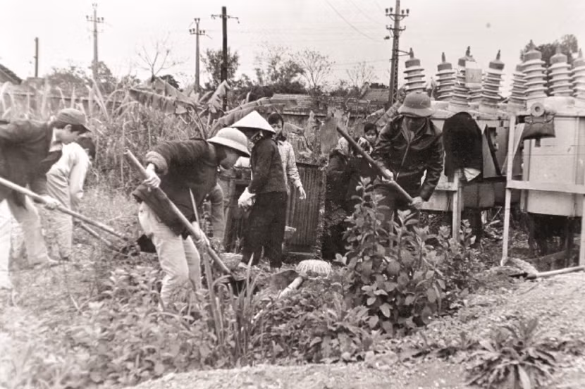 Giữ sáng Hà Nội bằng cả tuổi xuân