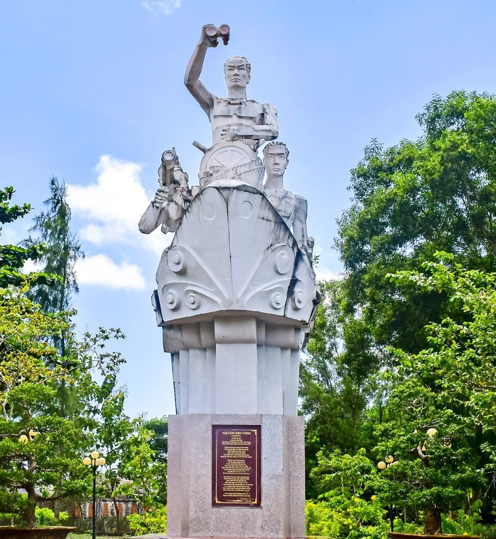 Anh hùng Bông Văn Dĩa – Cánh chim đầu đàn mở đường Hồ Chí Minh trên biển