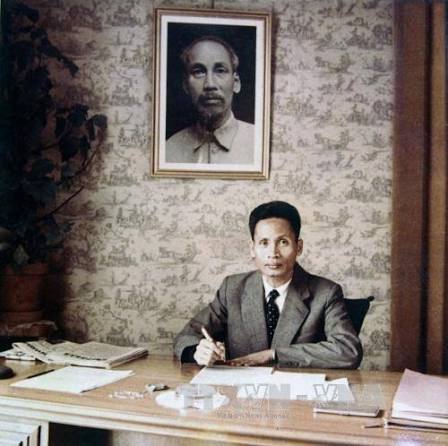 NGƯỜI GIỮ LỬA HÒA BÌNH