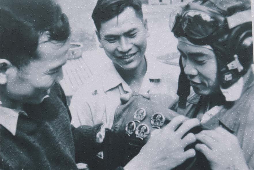 "người anh hùng chân đất" - huyền thoại trên bầu trời