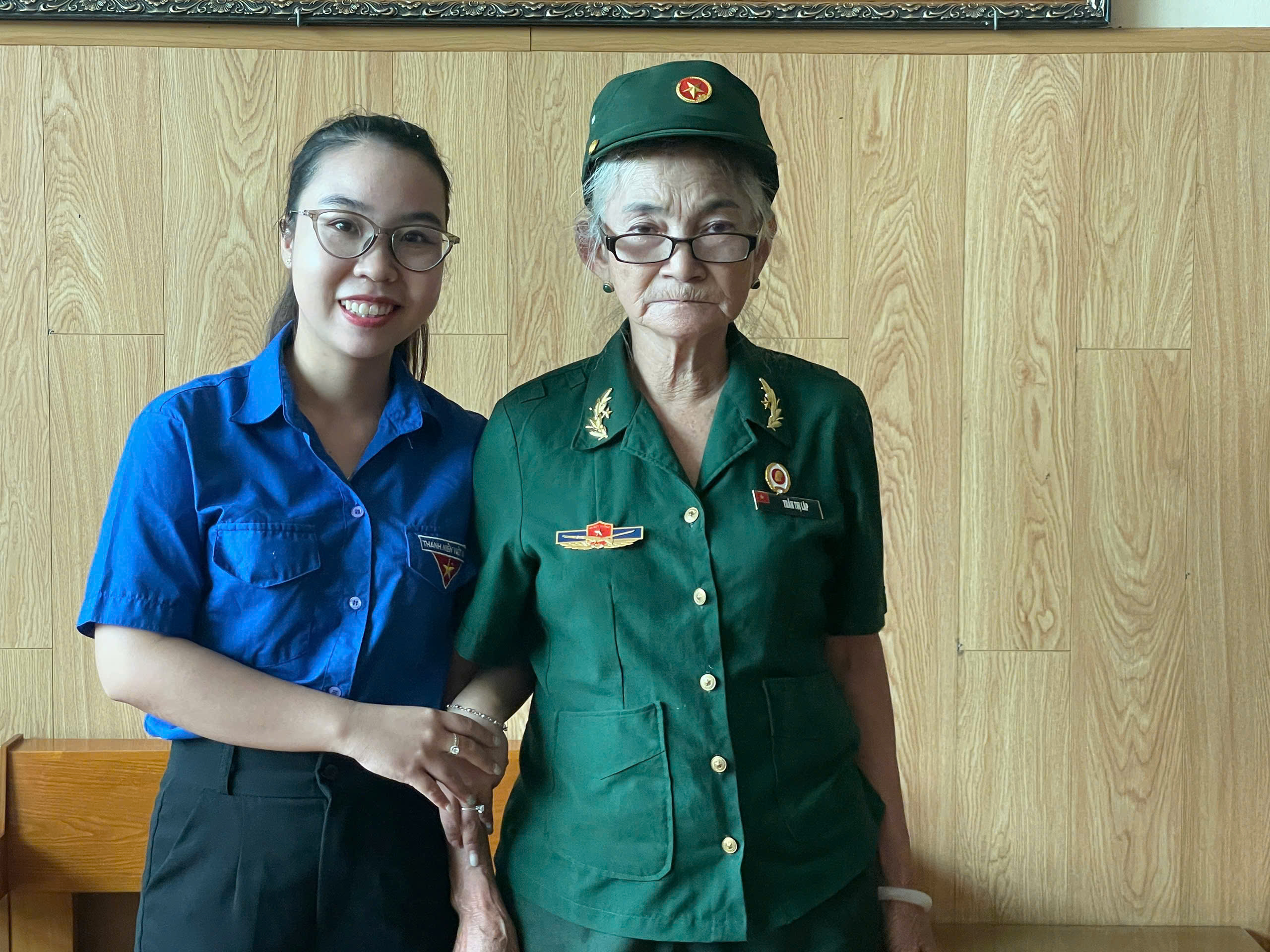 CÂU CHUYỆN THỜi HOA LỬA