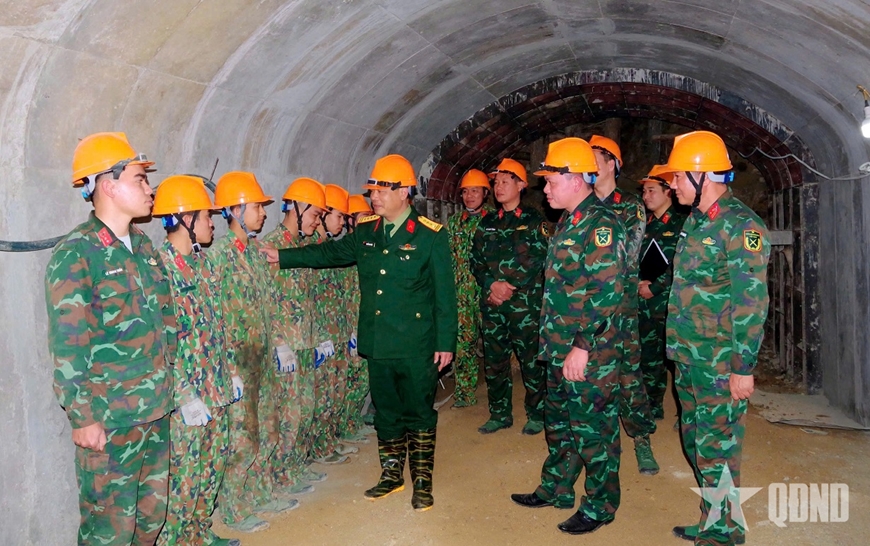 SƯ ĐOÀN TRƯỞNG GƯƠNG MẪU, TẬN TÂM