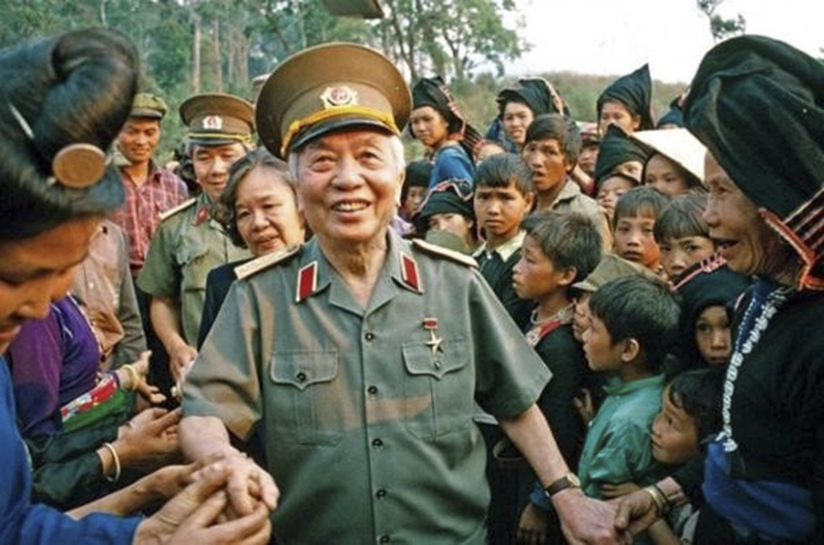 Đại tướng Võ Nguyên Giáp: Từ người thầy dạy Sử đến vị Tổng Tư lệnh của Nhân dân và những quyết định xoay chuyển lịch sử dân tộc