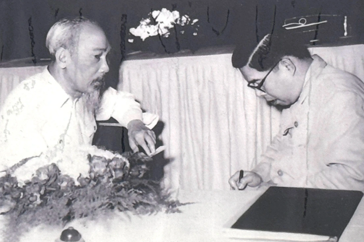 'Ông vua vũ khí' từng bỏ mức lương 22 lượng vàng ở Pháp theo Bác Hồ về nước