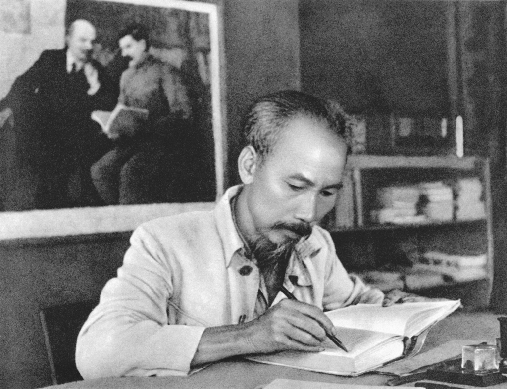Hồ Chí Minh – Dấu ấn lịch sử năm 1945