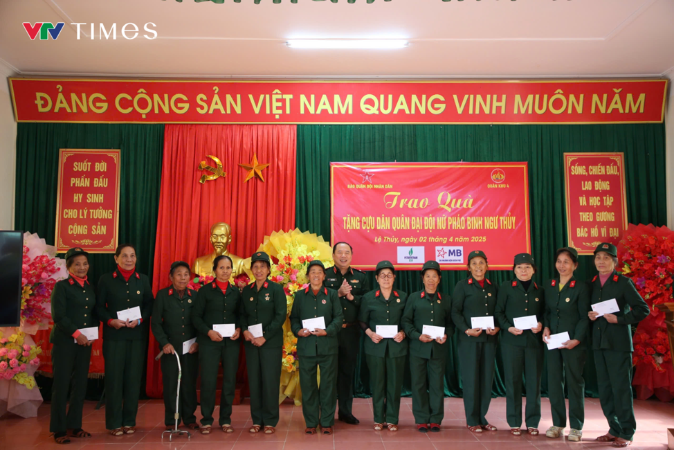 NHỮNG “BÔNG HỒNG THÉP” NGƯ THUỶ