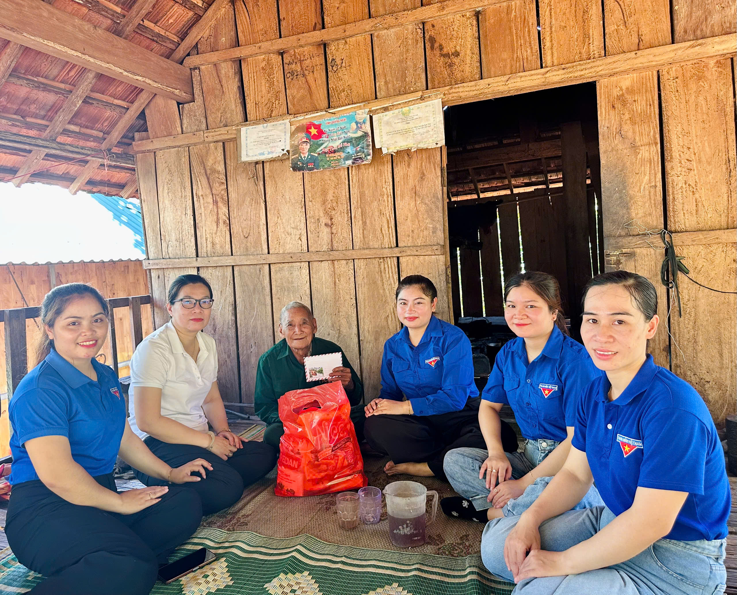 Lắng nghe câu chuyện về người lính tham gia cách mạng Lào
