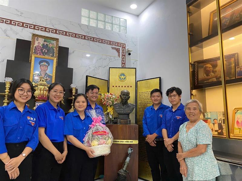 Câu chuyện về anh hùng lựuc lượng vũ trang nhân dân - Đại tá phi công Nguyễn Văn Bảy