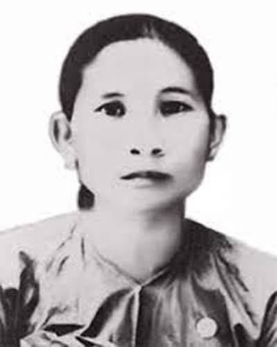 NGUYỄN THỊ ÚT NGƯỜI MẸ CẦM SÚNG Ở TAM NGÃI