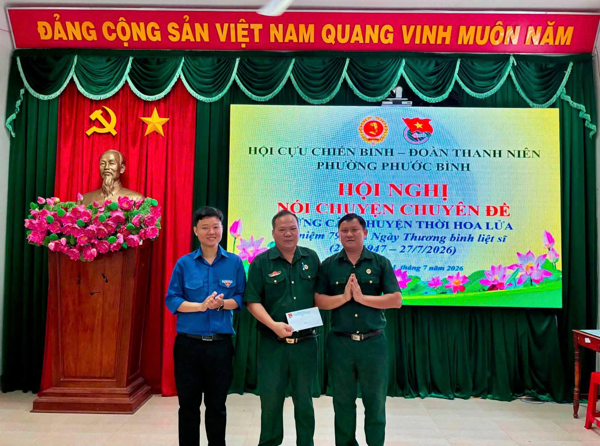 Bát canh rau rừng vị đắng chan chứa nghĩa tình