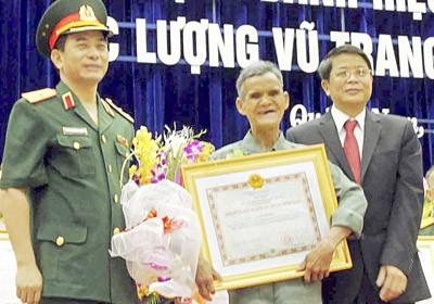 Ánh sáng giữa Trường Sơn.