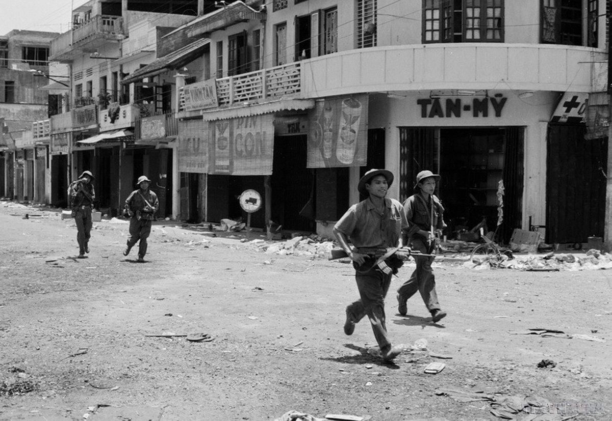 81 NGÀY ĐÊM ĐỎ LỬA