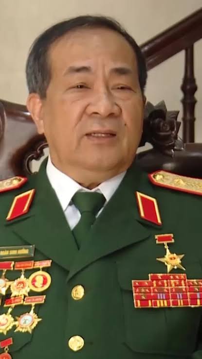 Đoàn Sinh Hưởng