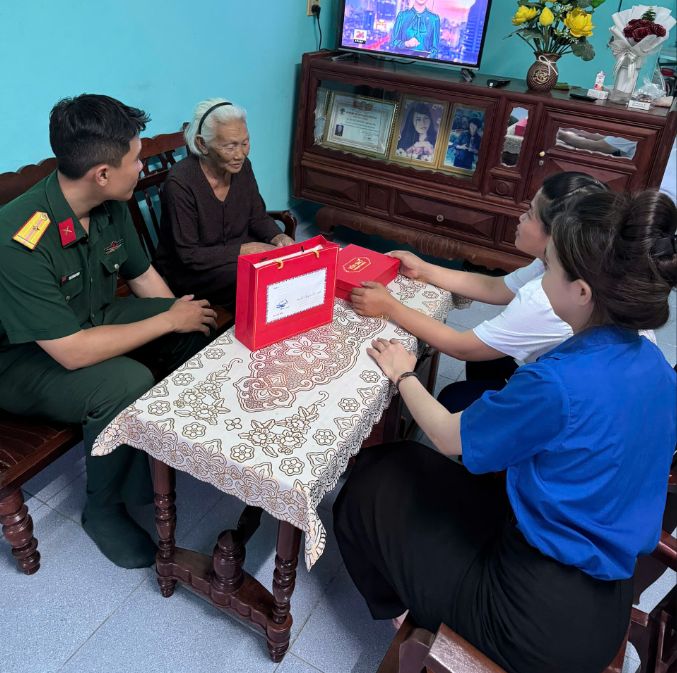 NƠI VẾT THƯƠNG HÓA THÀNH ĐÓA HOA BẤT TỬ