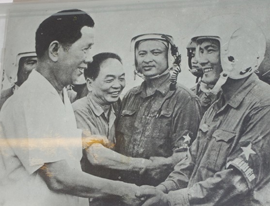 NGUYỄN VĂN LỤC - “MŨI TIẾN CÔNG THỨ 6” TRÊN BẦU TRỜI TÂN SƠN NHẤT