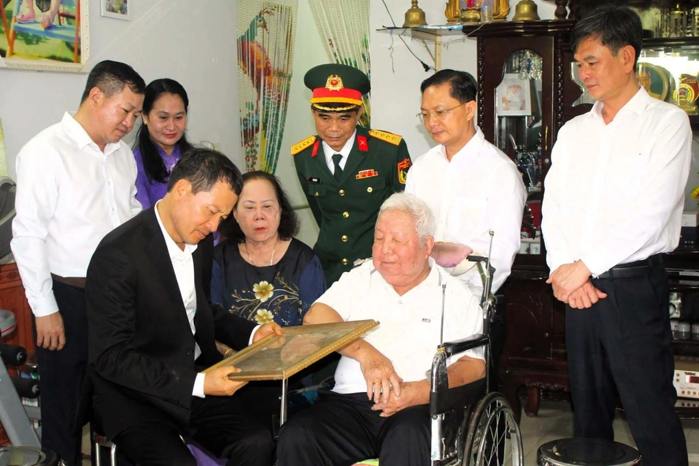 Bí thư Vũ Hồng Văn thăm, tri ân Mẹ Việt Nam anh hùng ở Đồng Nai