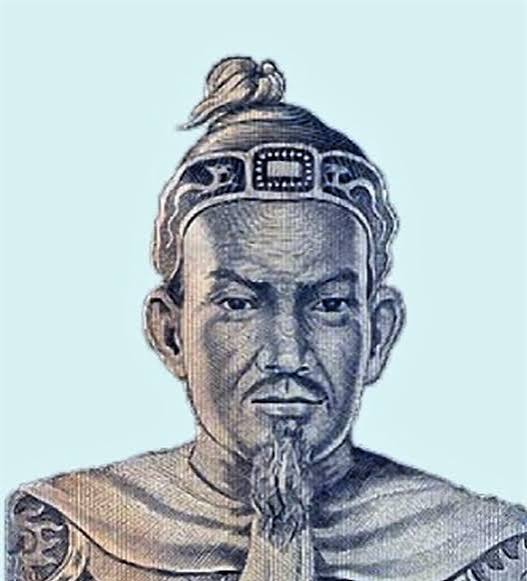 Bình Lệ Nguyên Rực Lửa – Long Bào Ra Trận