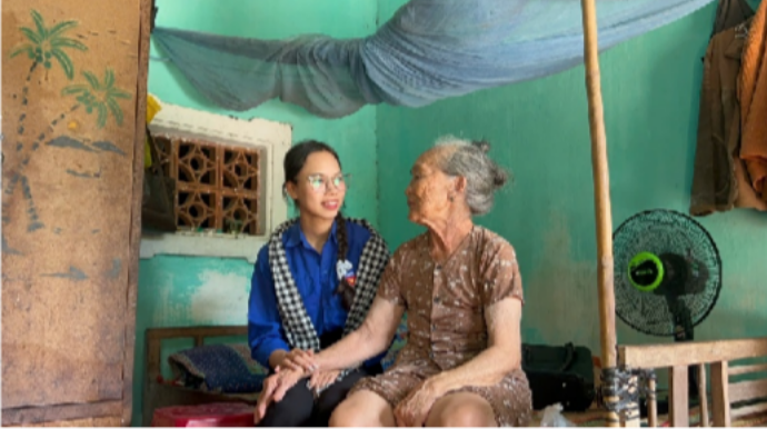 “NGƯỜI Y TÁ NĂM XƯA - CẢ MỘT ĐỜI SON SẮT VỚI CÁCH MẠNG”