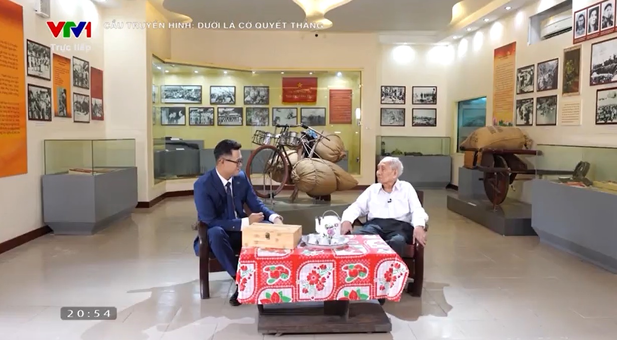 Người Chính trị và Chiếc tủ kỷ vật kín ở Thanh Hóa