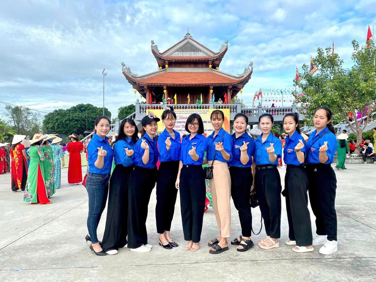 Chuyện thời hoa lửa Trần Khánh Dư (1240-1339), hiệu là Nhân Huệ vương, là một danh tướng trí dũng song toàn và chính khách nổi bật của Đại Việt thời nhà Trần.