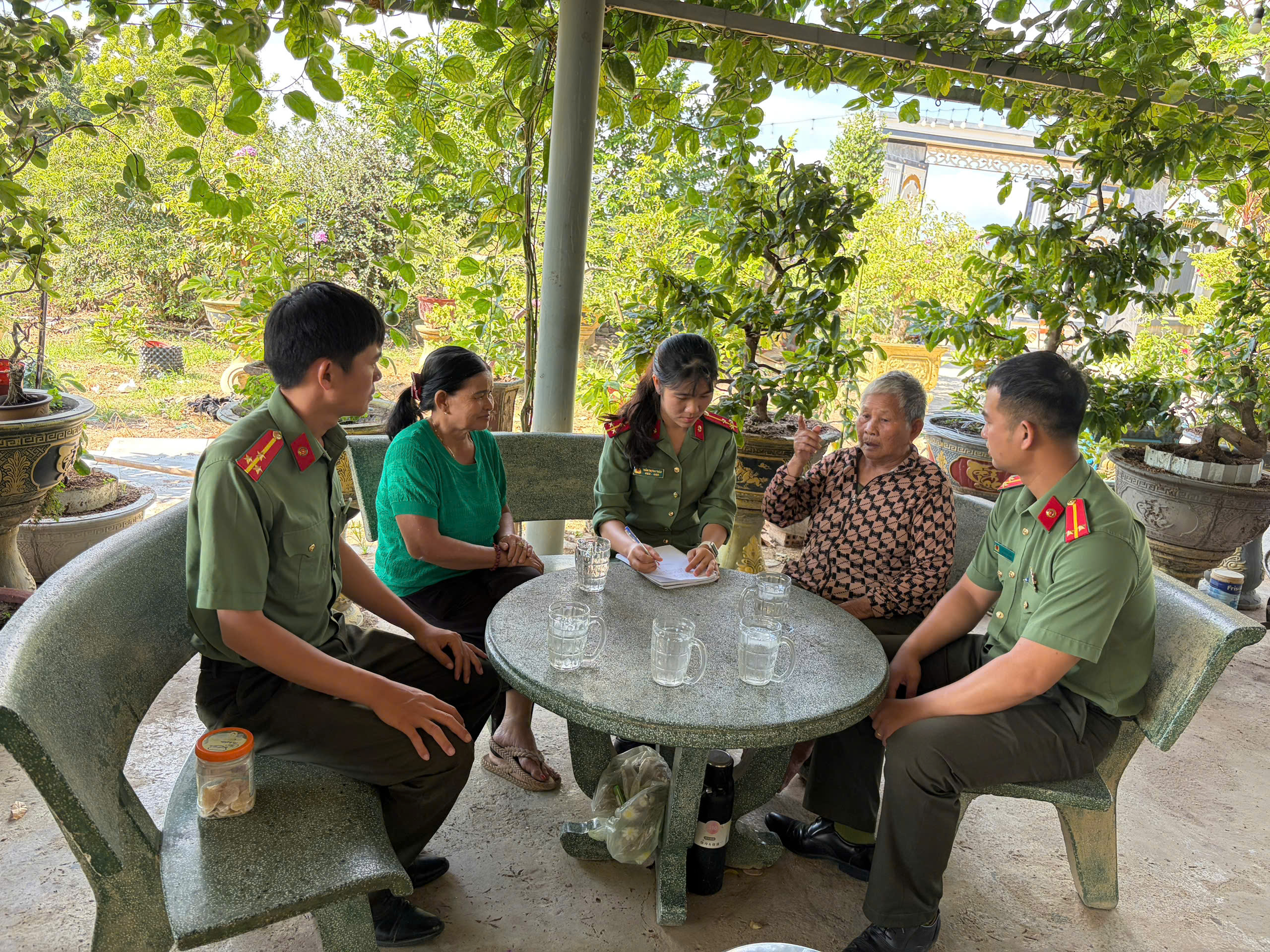 CĂN HẦM BÍ MẬT VÀ SỨC MẠNH CỦA SỰ IM LẶNG