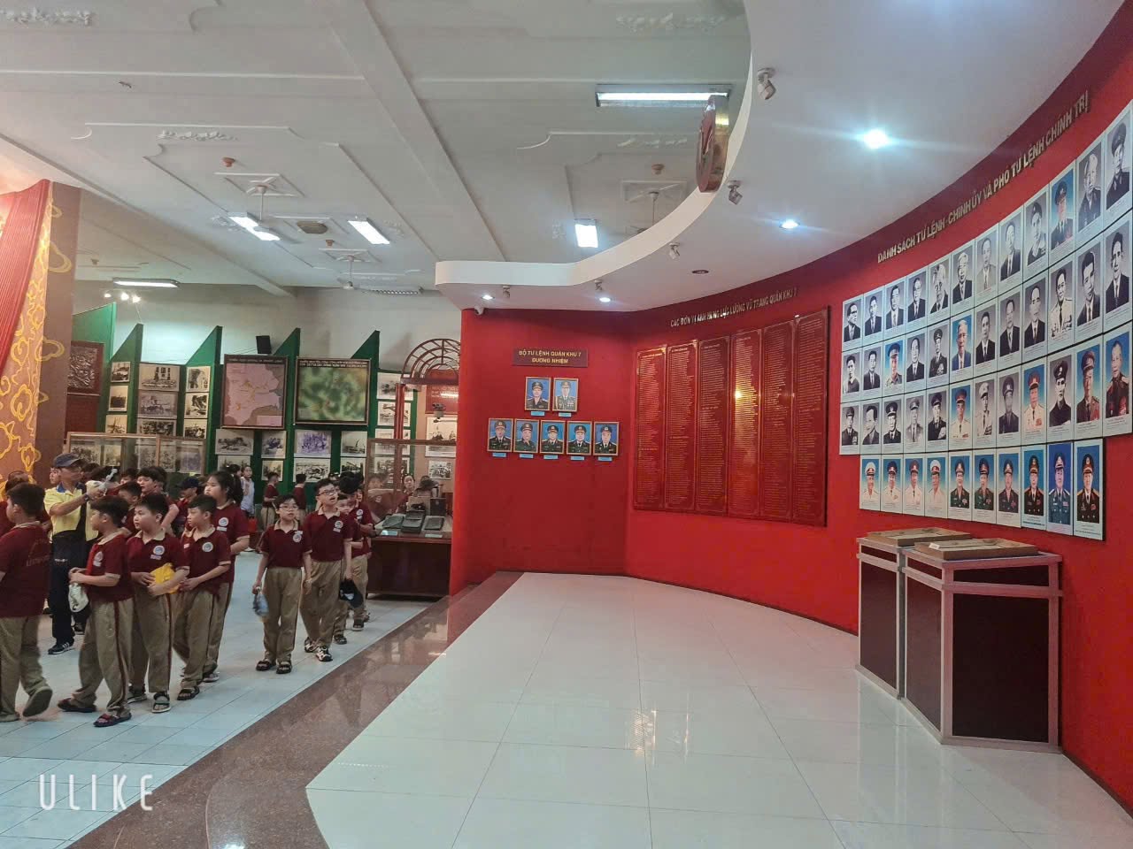 HÀNH TRÌNH KẾT NỐI LỊCH SỬ TRẢI NGHIỆM NGOẠI KHÓA TẠI BẢO TÀNG LỰC LƯỢNG VŨ TRANG MIỀN ĐÔNG NAM BỘ.