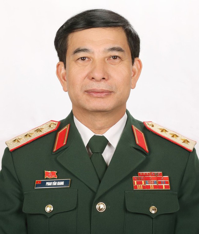 Đại tướng Phan Văn Giang - Dấu chân người lính qua những mùa đất nước