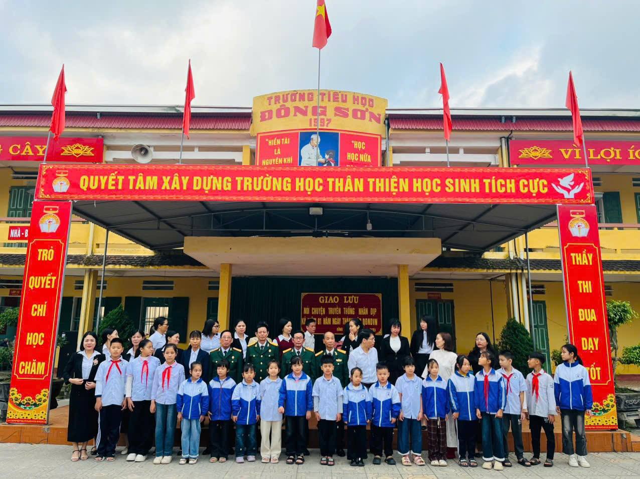CÂU CHUYỆN THỜI HOA LỬA – TIẾP LỬA TRUYỀN THỐNG CHO THẾ HỆ TRẺ