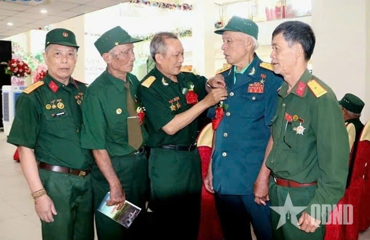 Từ lái xe kéo pháo đến danh hiệu anh hùng