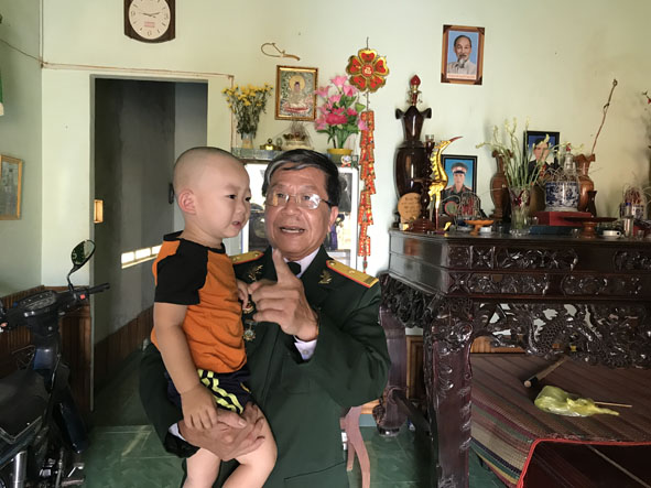 EA NA - NGƯỜI ANH HÙNG ĐẶC CÔNG LỪNG LẪY VÀ NHỮNG NGÃ RẼ BẤT NGỜ CỦA CUỘC ĐỜI