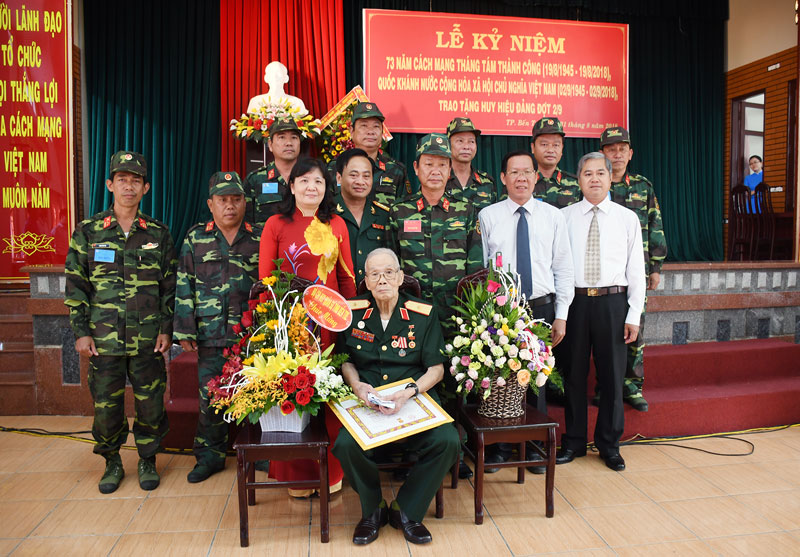 Vang bản hùng ca vị tướng xứ Dừa