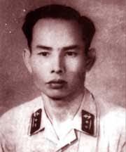 ANH HÙNG NGUYỄN PHAN VINH – NGƯỜI GIỮA BIỂN KHƠI VÀ TỔ QUỐC